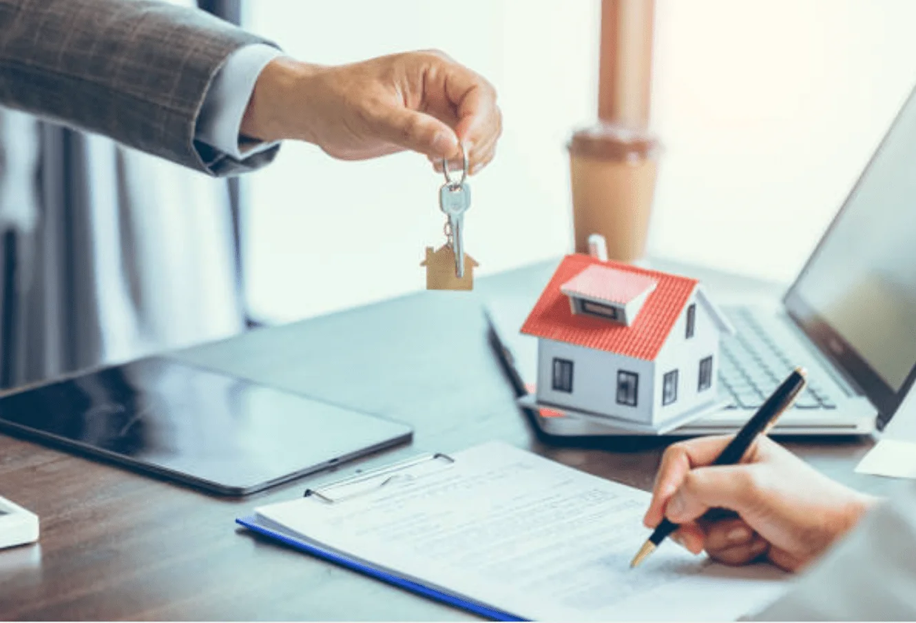 Abogado inmobiliario: cuánto cuesta y cuándo necesitas uno para evitar estafas