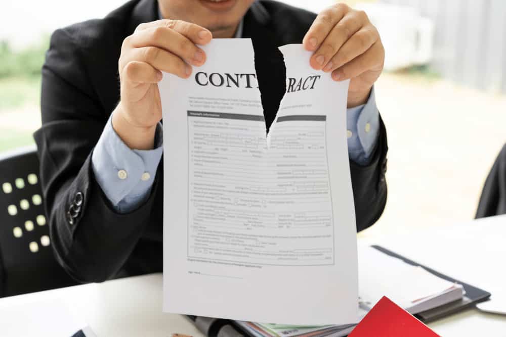 Errores legales al crear una empresa que pueden costarte miles de soles